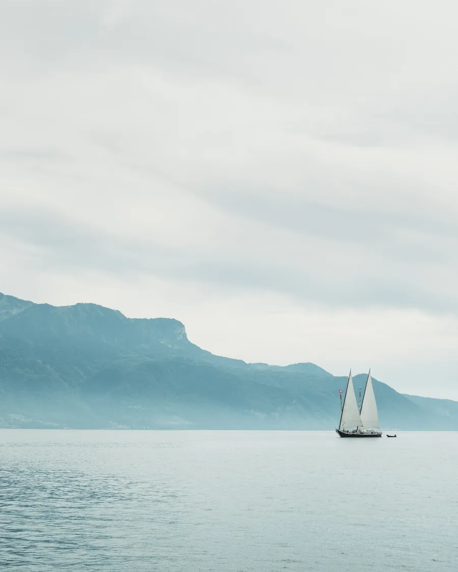 Portrait éditorial de Global Conseil, courtier indépendant fondé sur la Riviera en 2012.